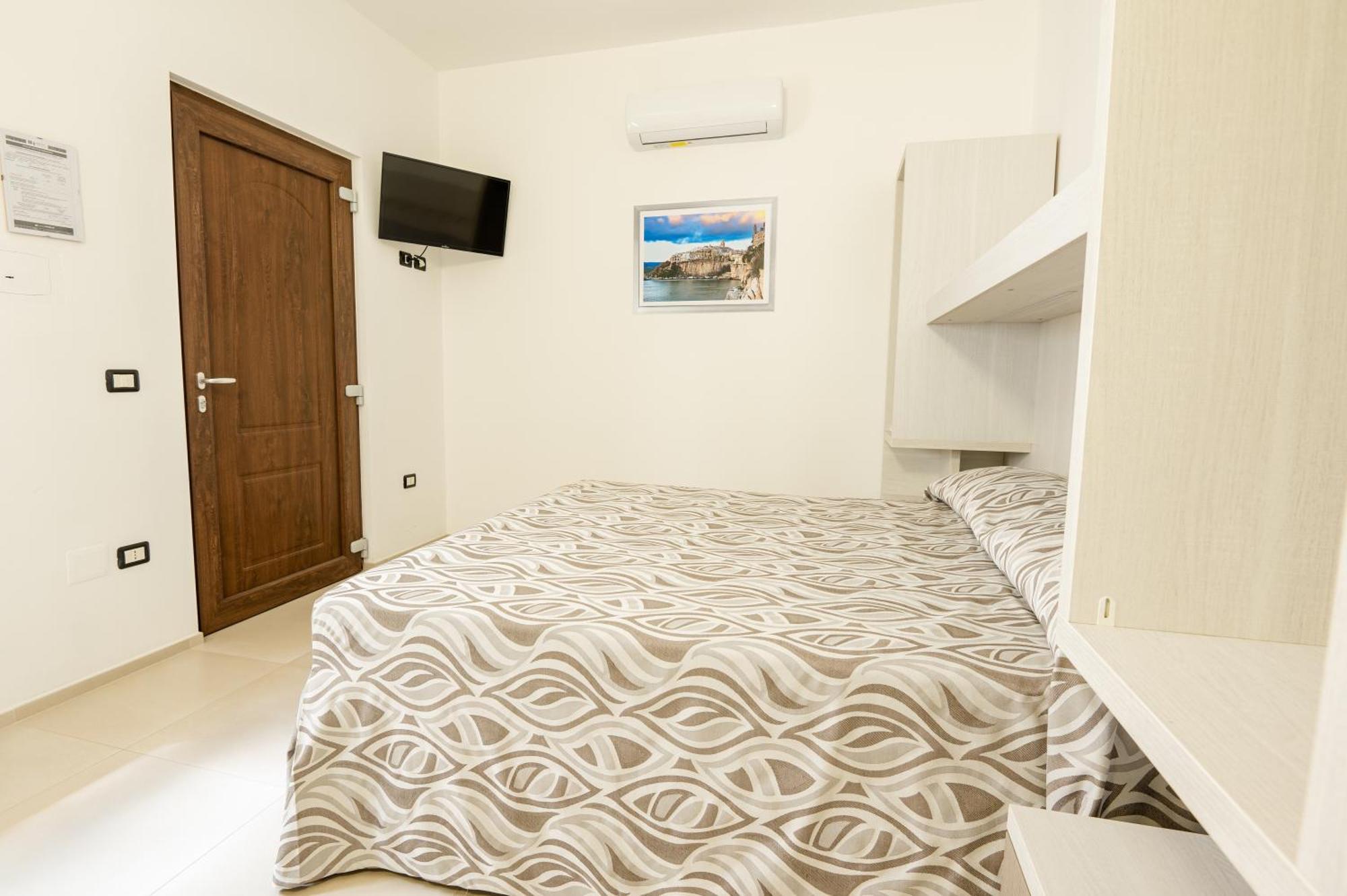 Hotel La Caravella Vieste Room photo