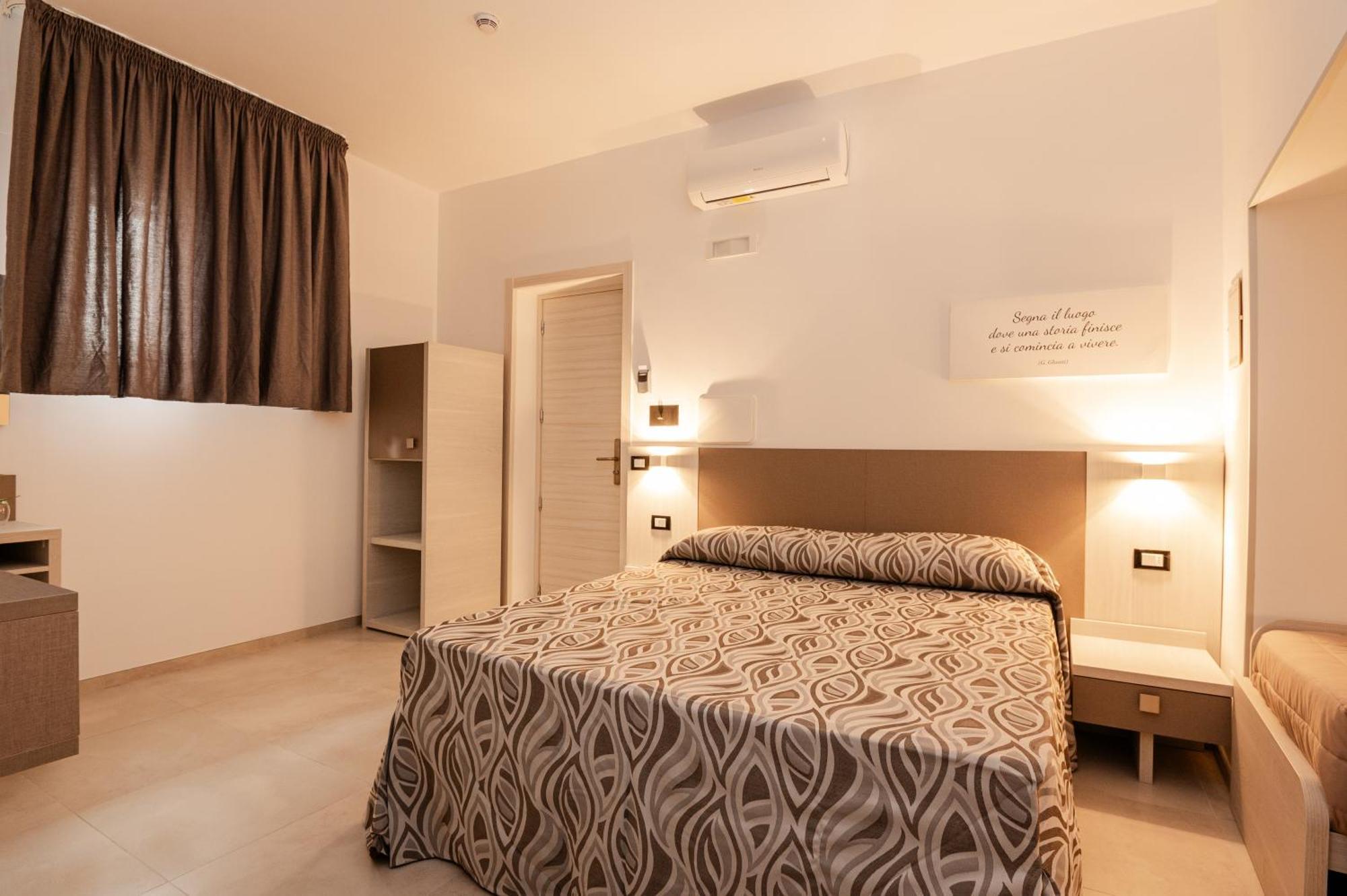Hotel La Caravella Vieste Room photo